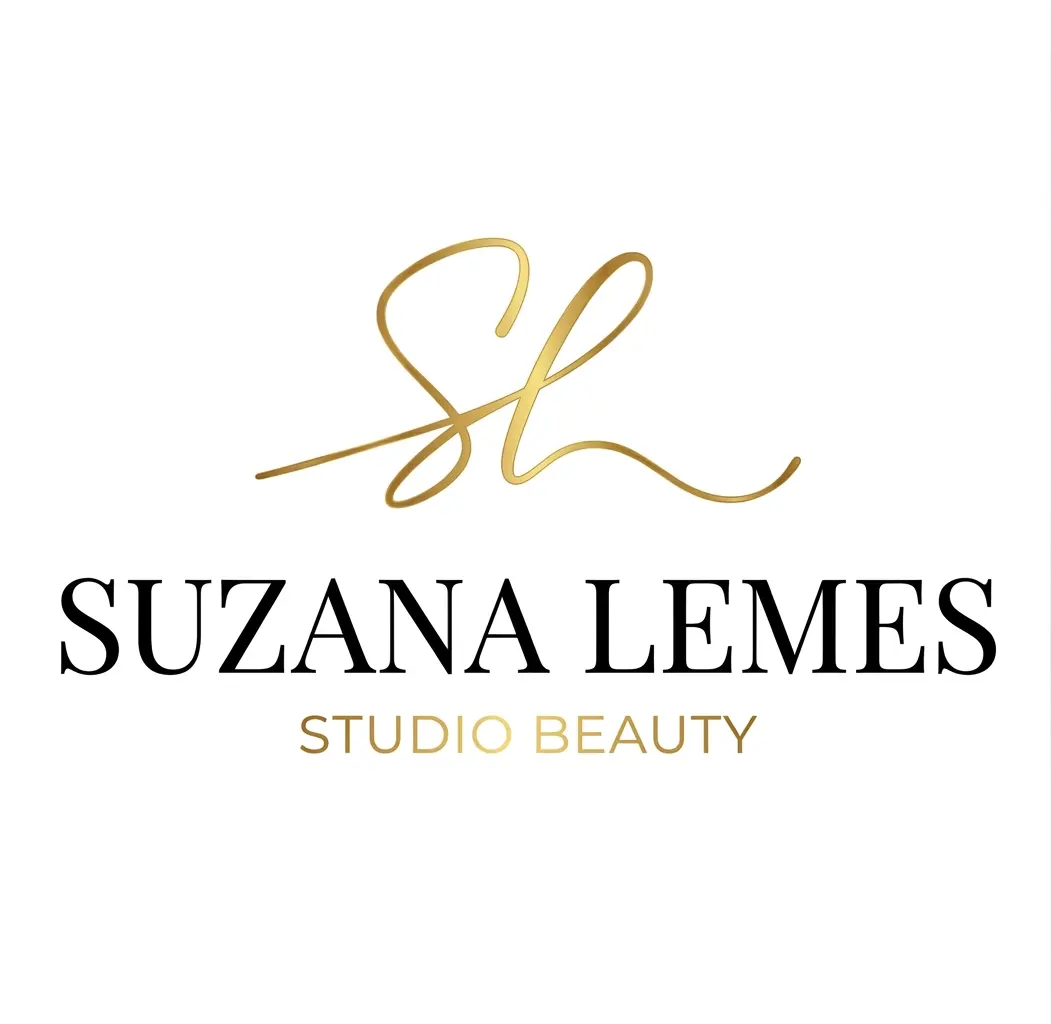 Estudo de logo, ainda com o nome Studio Beauty.